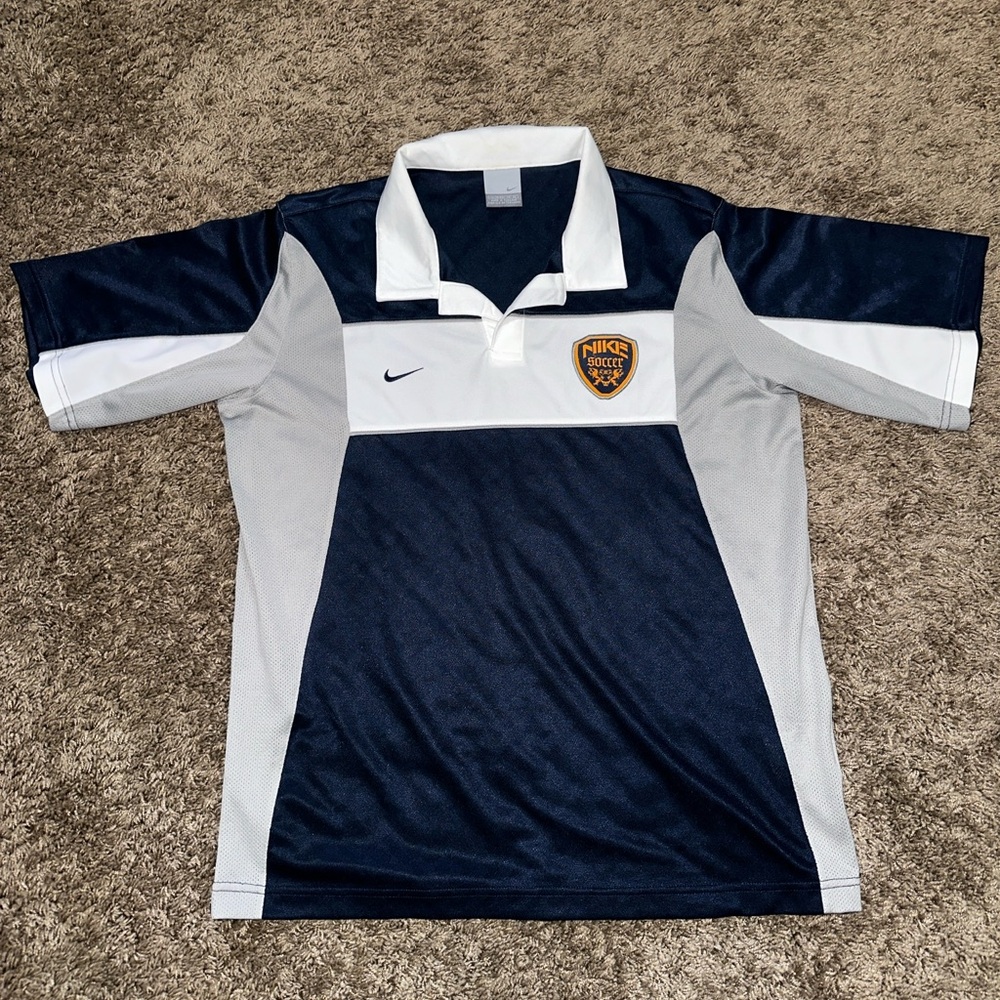 ITEM: VINTAGE NIKE SOCCER POLO JERSEY
SIZE: KID’S XL